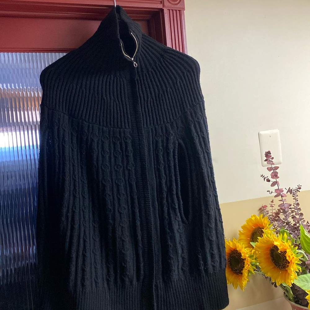 Marlene Birger 💯 Wool Black Textured Stretch Double Zip Poncho